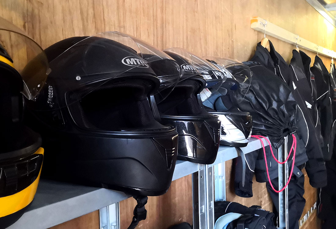 Fahrschule bietet Motorradkleidung